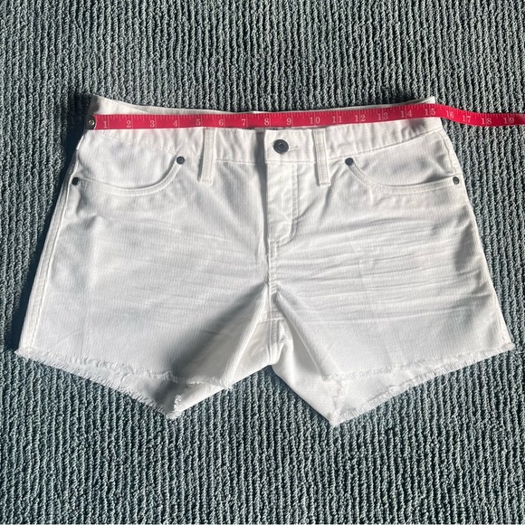 Carve Designs Oahu Corduroy short in color Cloud (ivory) size 0 worn once - Picture 6 of 6